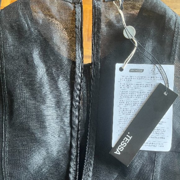 Brand new .Tessa black sleeveless linen+silk blouse, size Small - Picture 5 of 7